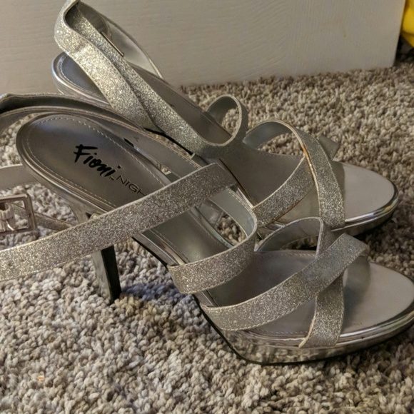 Silver high heels - Picture 2 of 2